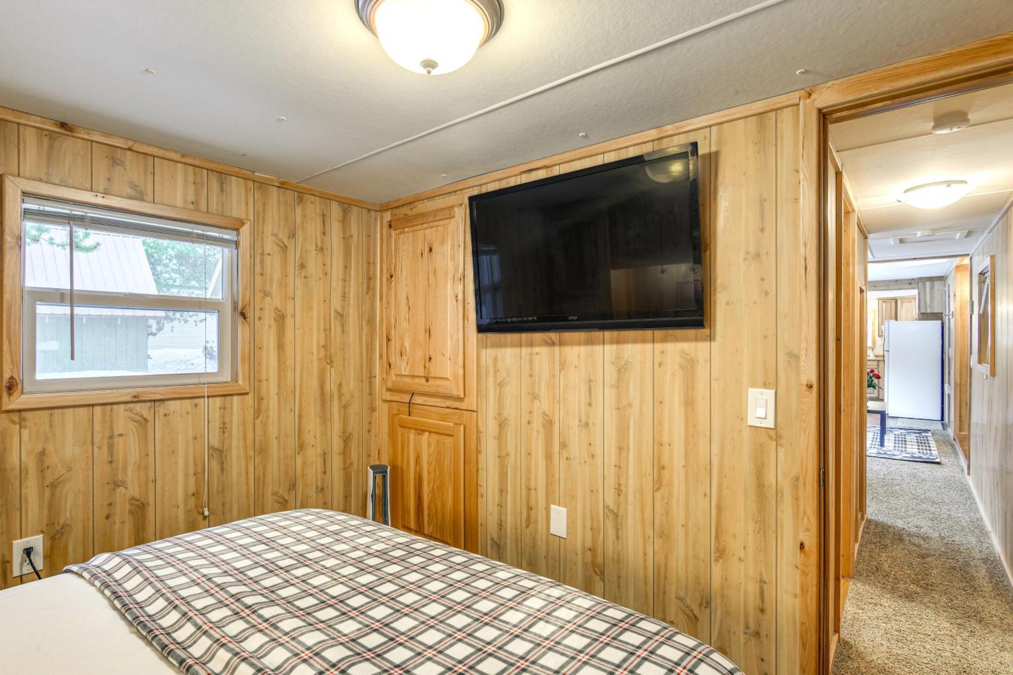 Island Park Cabin Near ATV Trails&Reservoir Extérieur photo