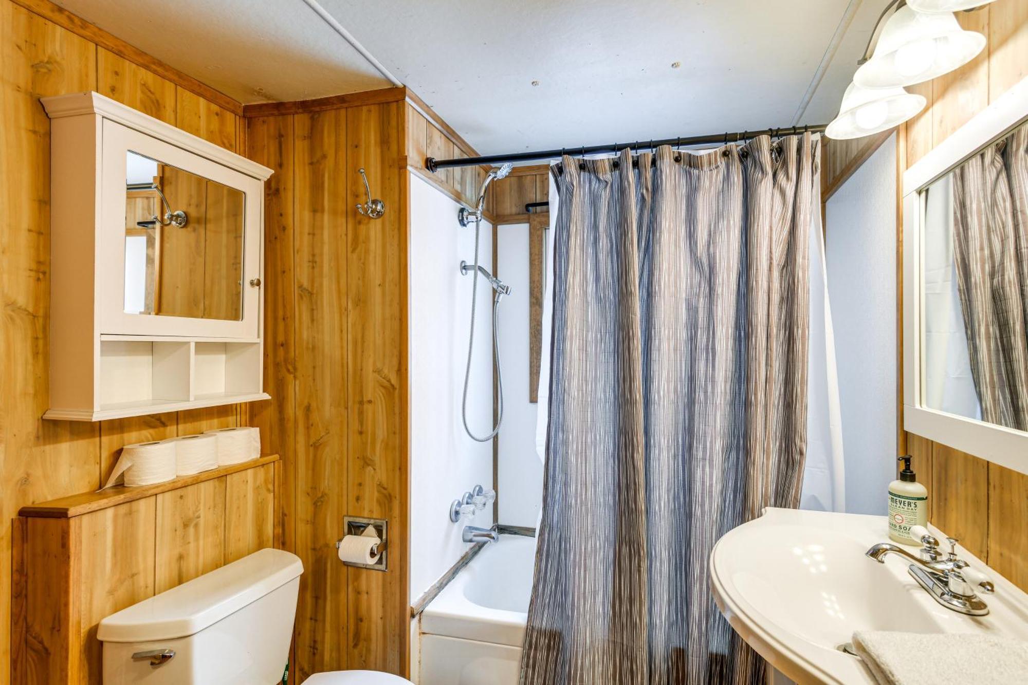 Island Park Cabin Near ATV Trails&Reservoir Extérieur photo