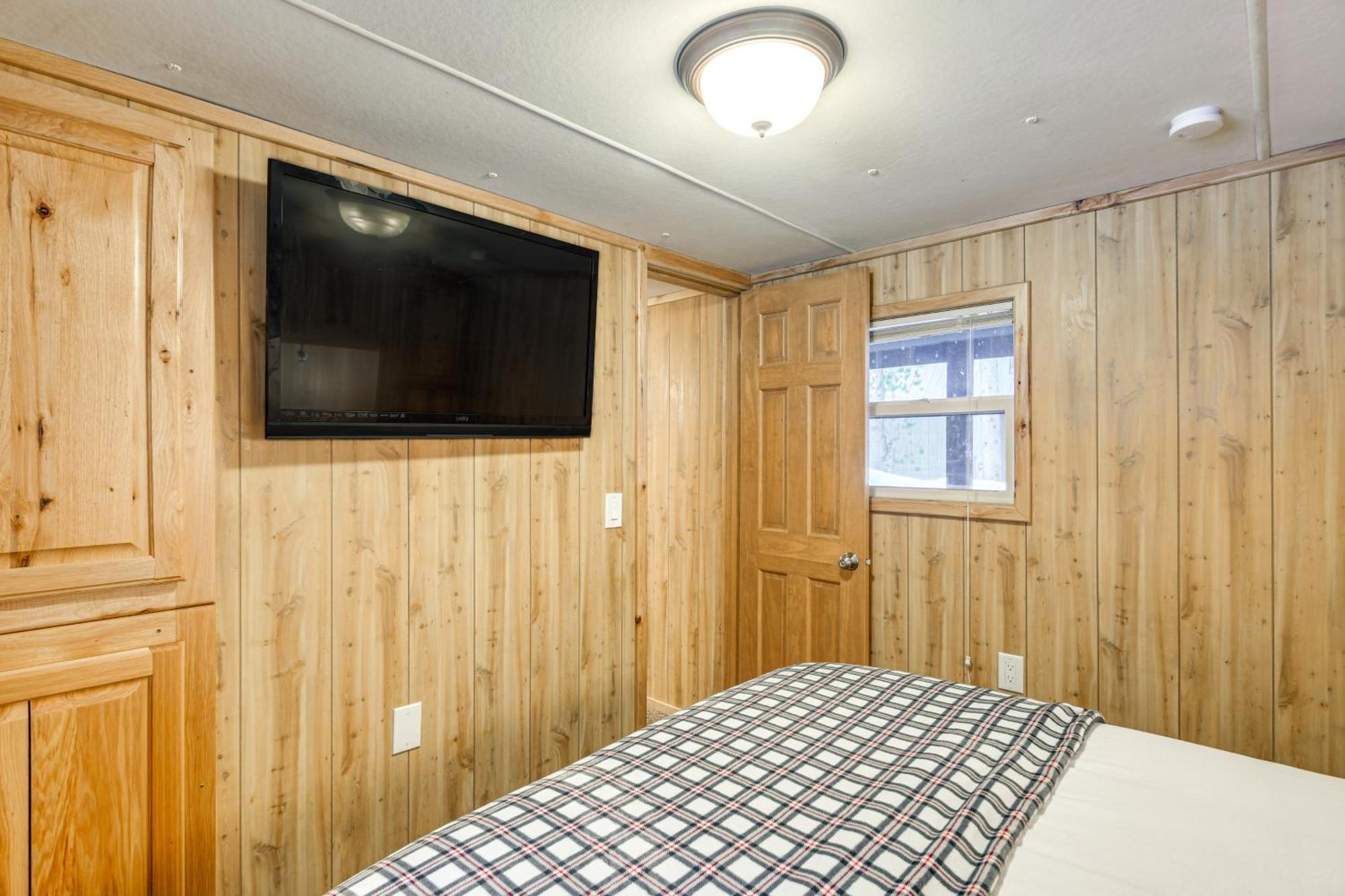 Island Park Cabin Near ATV Trails&Reservoir Extérieur photo